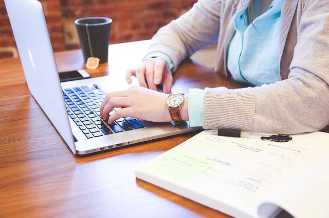 Using Blogging to Advance Your New Career